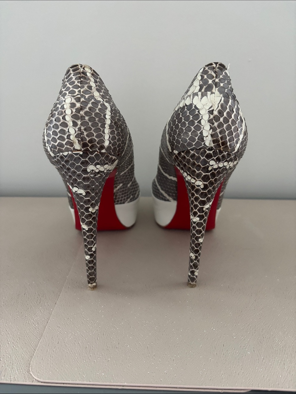 Christian Louboutin White and Gray Snakeskin Cap-Toe Pumps with Metallic Accent - Picture 2 of 8